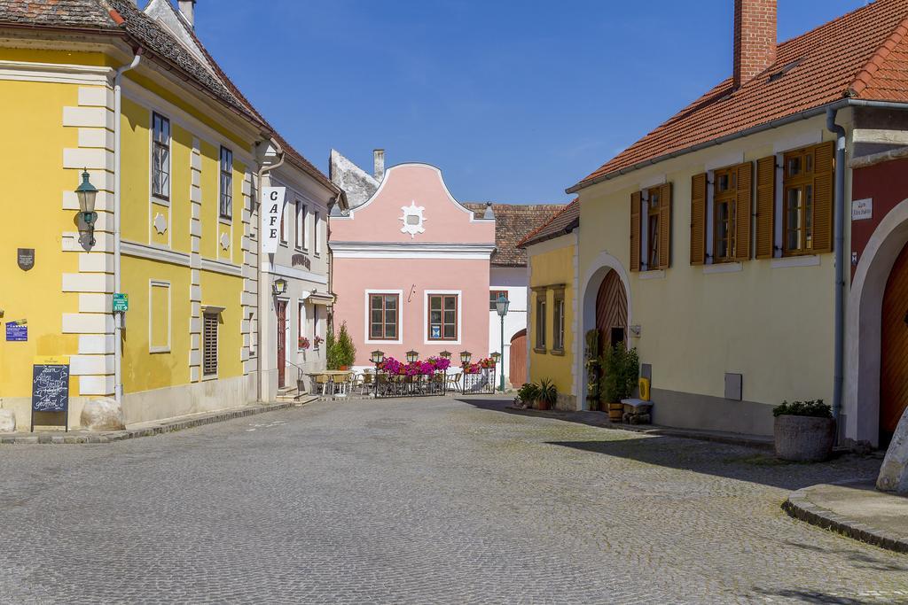 Unser Rosa Haus Fuer Sie Rust Pokój zdjęcie
